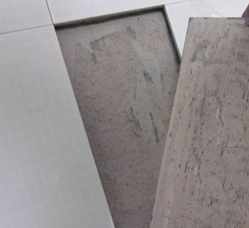 西峡瓷砖空鼓维修公司分享瓷砖铺贴时如果打浆（即涂抹在瓷砖背面和基层上的砂浆或瓷砖胶）过少，会带来以下问题